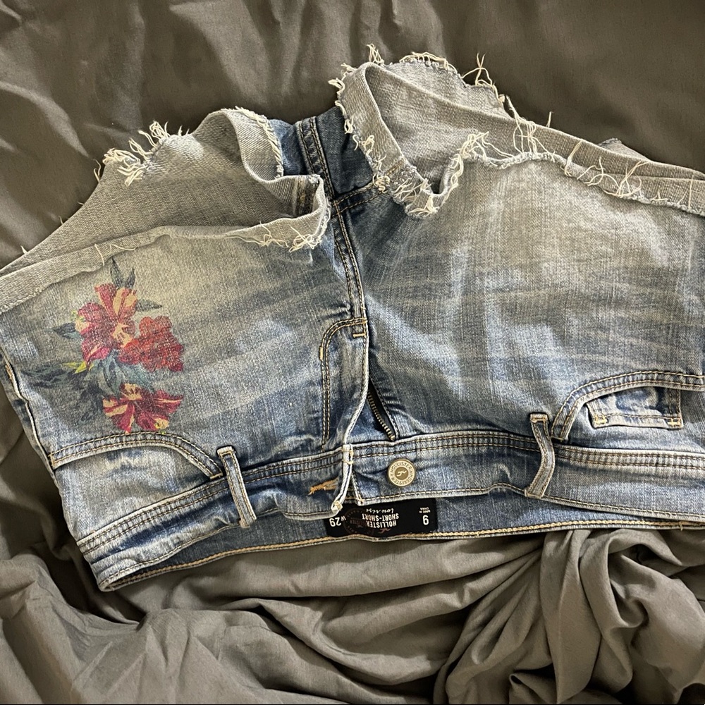 Hollister short shorts - Picture 3 of 5
